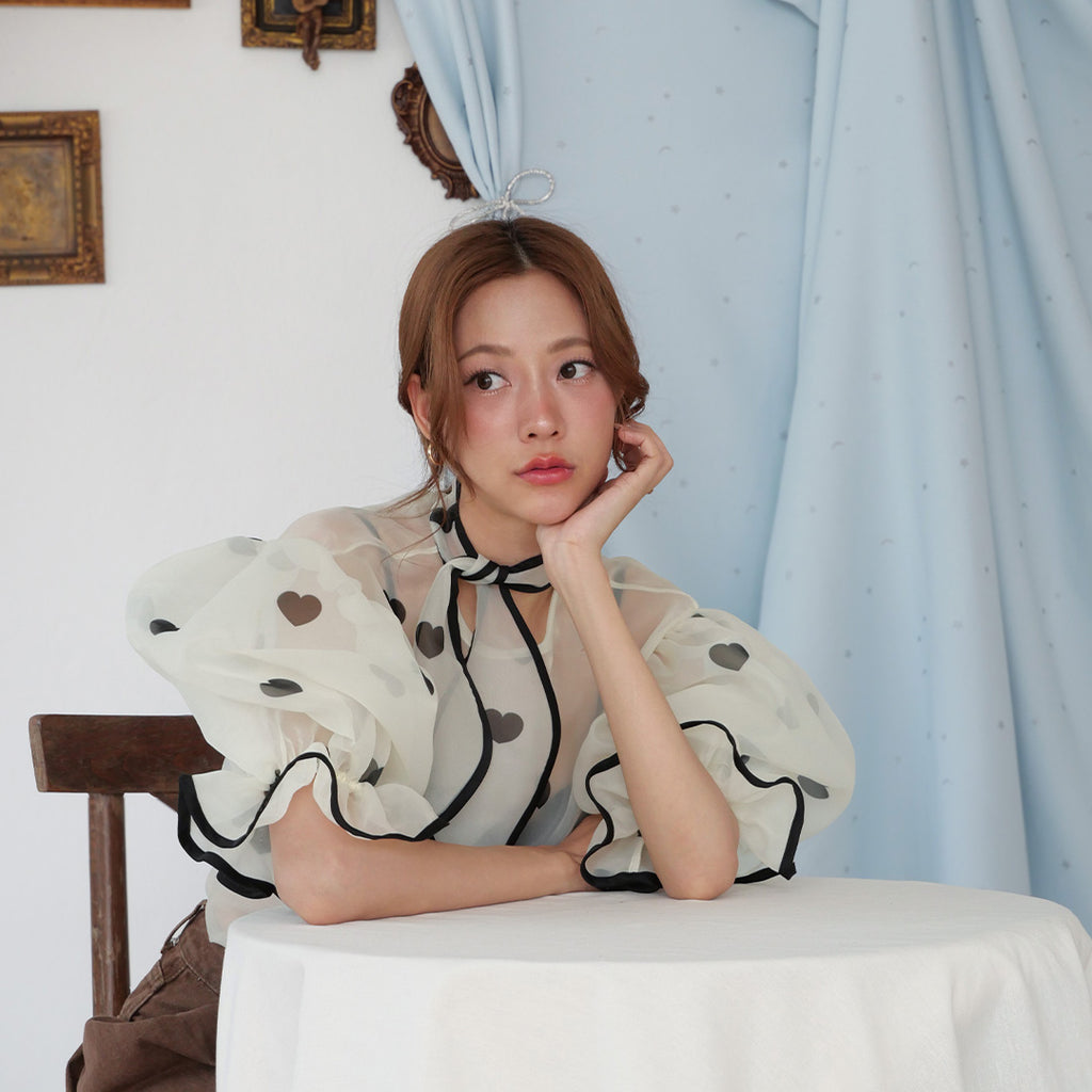 Julia Blouse (Pre-order 20 Nov)